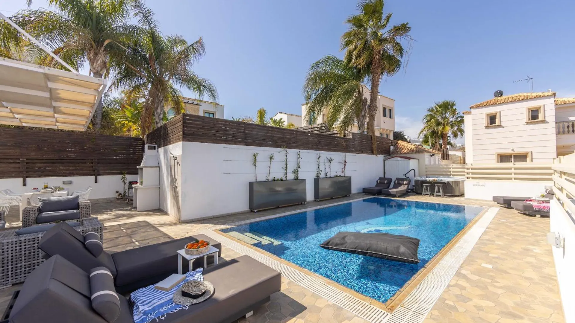 Villa Protaras View 6 Central Protaras -Fig Tree Bay-Jacuzzi-Hot Tub