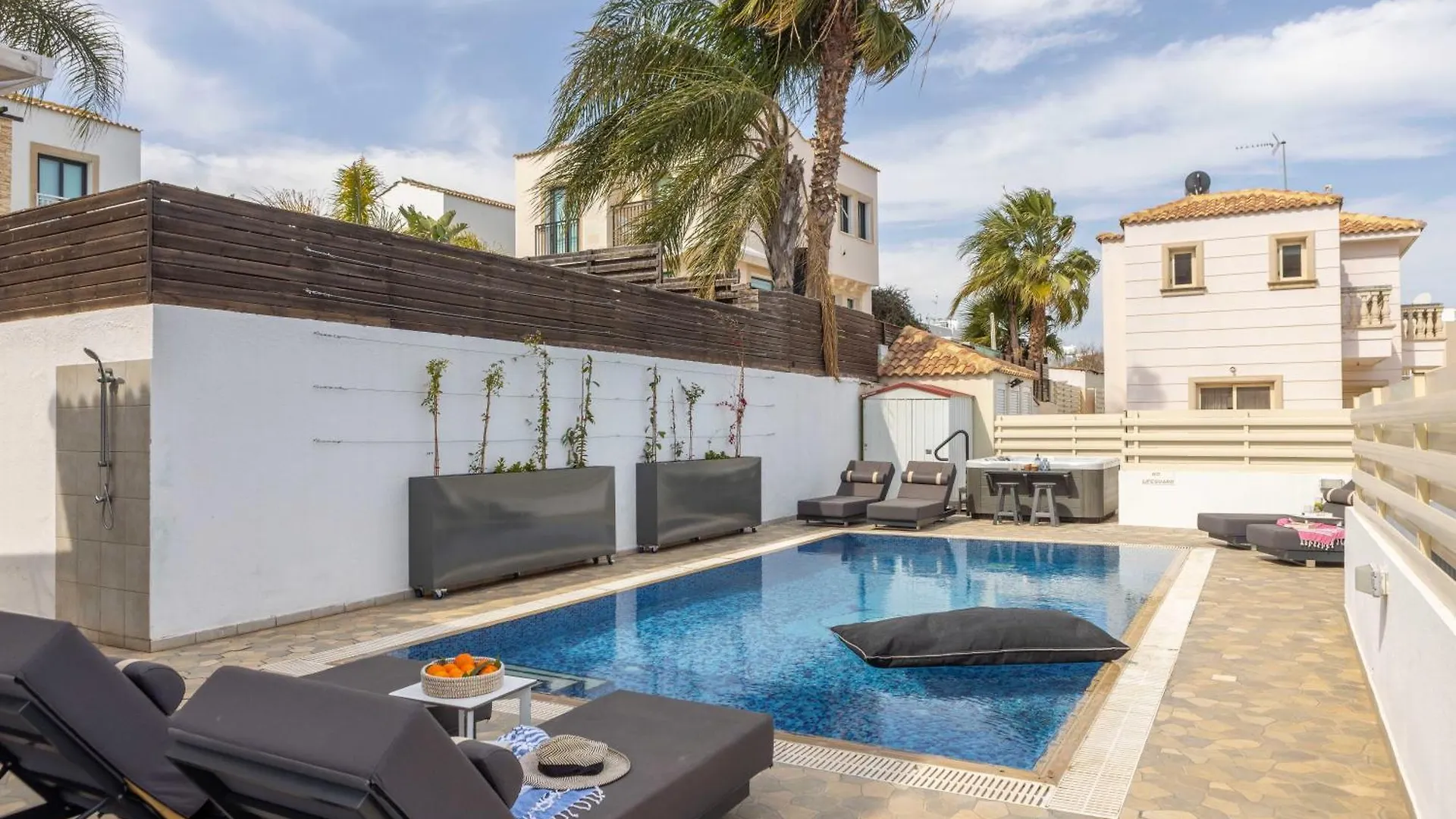 Villa Protaras View 6 Central Protaras -Fig Tree Bay-Jacuzzi-Hot Tub