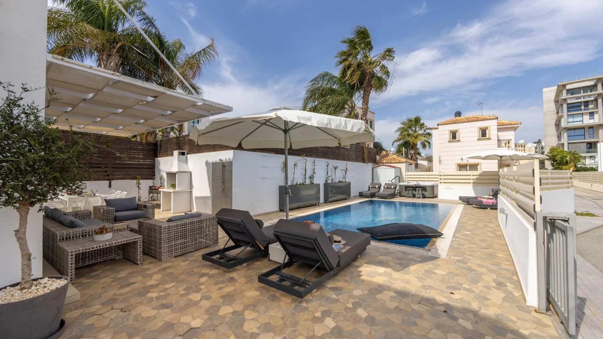 Villa Protaras View 6 Central Protaras -Fig Tree Bay-Jacuzzi-Hot Tub