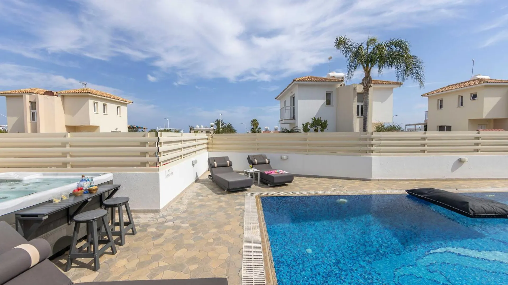 Villa Protaras View 6 Central Protaras -Fig Tree Bay-Jacuzzi-Hot Tub