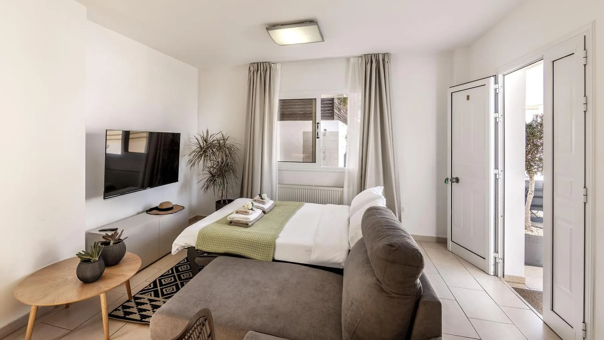 Villa Protaras View 6 Central Protaras -Fig Tree Bay-Jacuzzi-Hot Tub