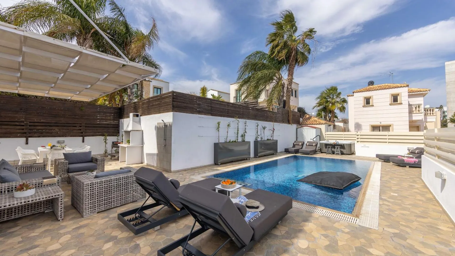 Villa Protaras View 6 Central Protaras -Fig Tree Bay-Jacuzzi-Hot Tub